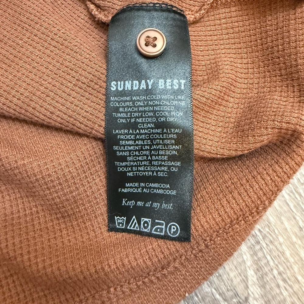 Aritzia Crop Tee Bundle(2) Medium - Picture 8 of 11